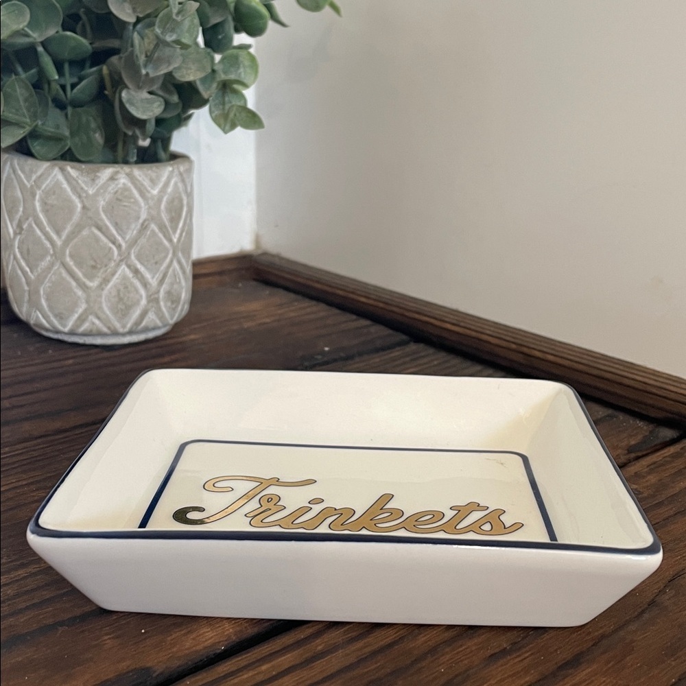 White L. Godinger & Co.Trinket Dish with Blue Trim - Picture 4 of 4